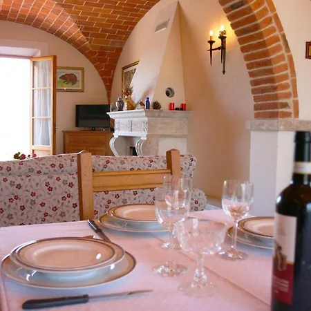 Villa Campoleone Sleeps 8 Pool Wifi Lucignano